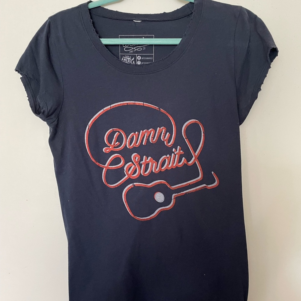 “Damn Strait” Women’s cut tee - perfect for summer concerts or the fair!